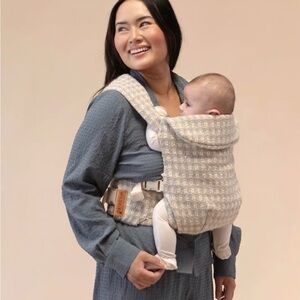 WildBird Checkered Aerial Carrier